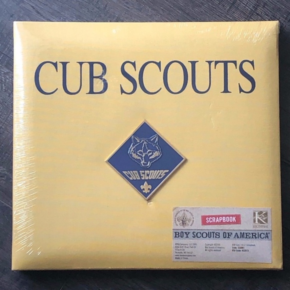 BNIP Cub Scouts Scrapbook Yellow/Blue New & Sealed